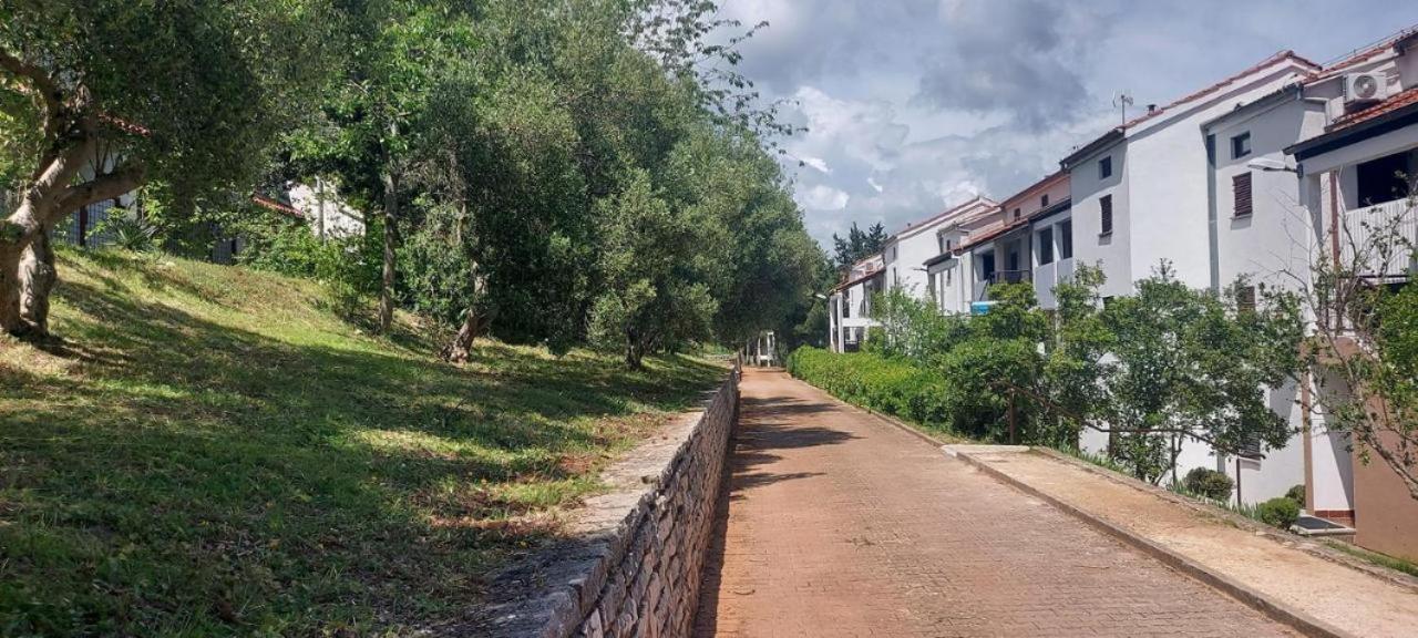 Studio Apartment Jadranko Duga Uvala Krnica Dış mekan fotoğraf